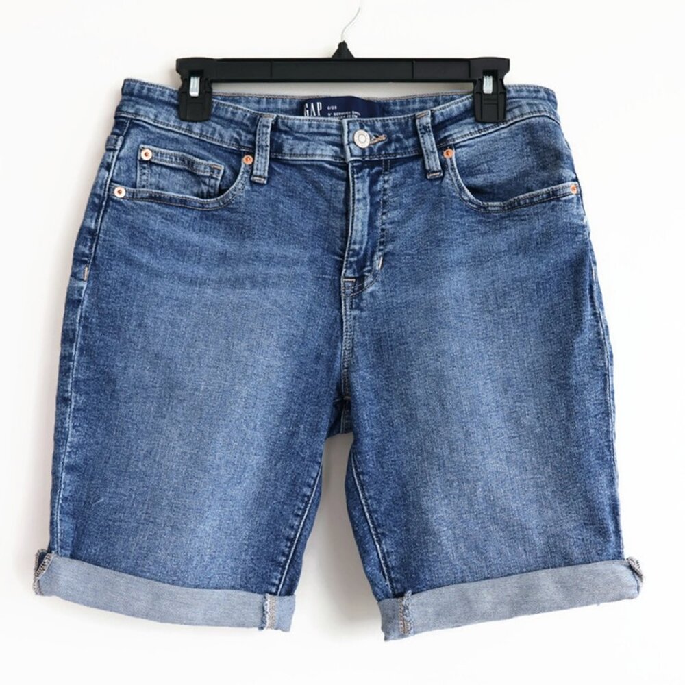 Gap Denim Shorts - 9" Bermuda Short - Medium Wash - Size 6/28